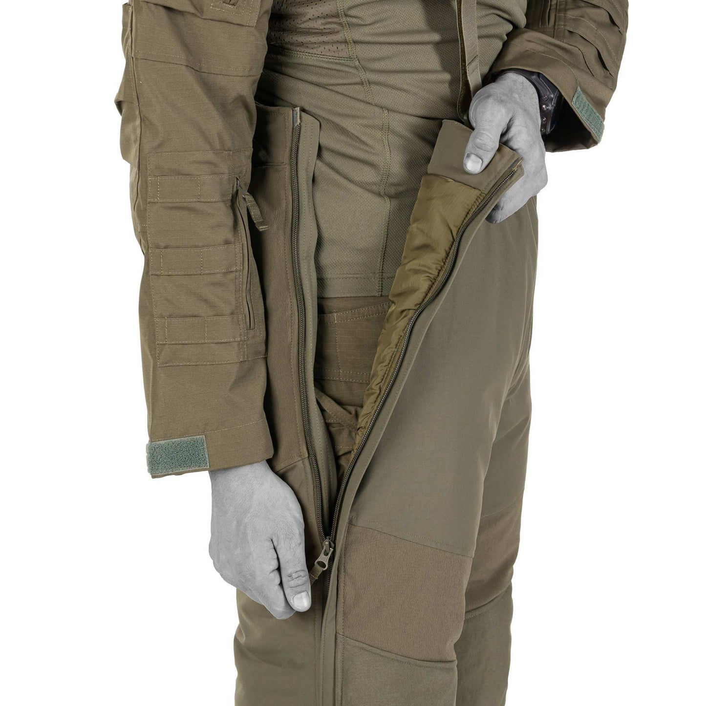 Delta OL 4.0 Tactical Winter Pants: Lightweight CORDURA® reinforcement for durability. Adjustable fit with waist-width adjustments and detachable suspenders.